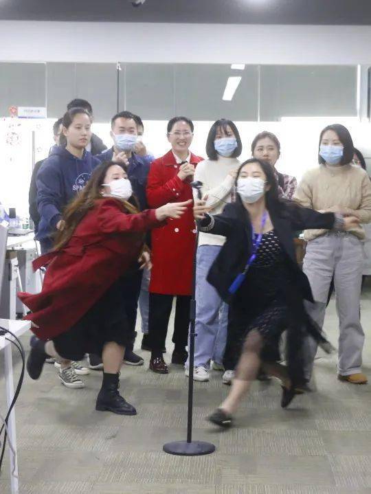 2021年会猜成语游戏_看图猜成语