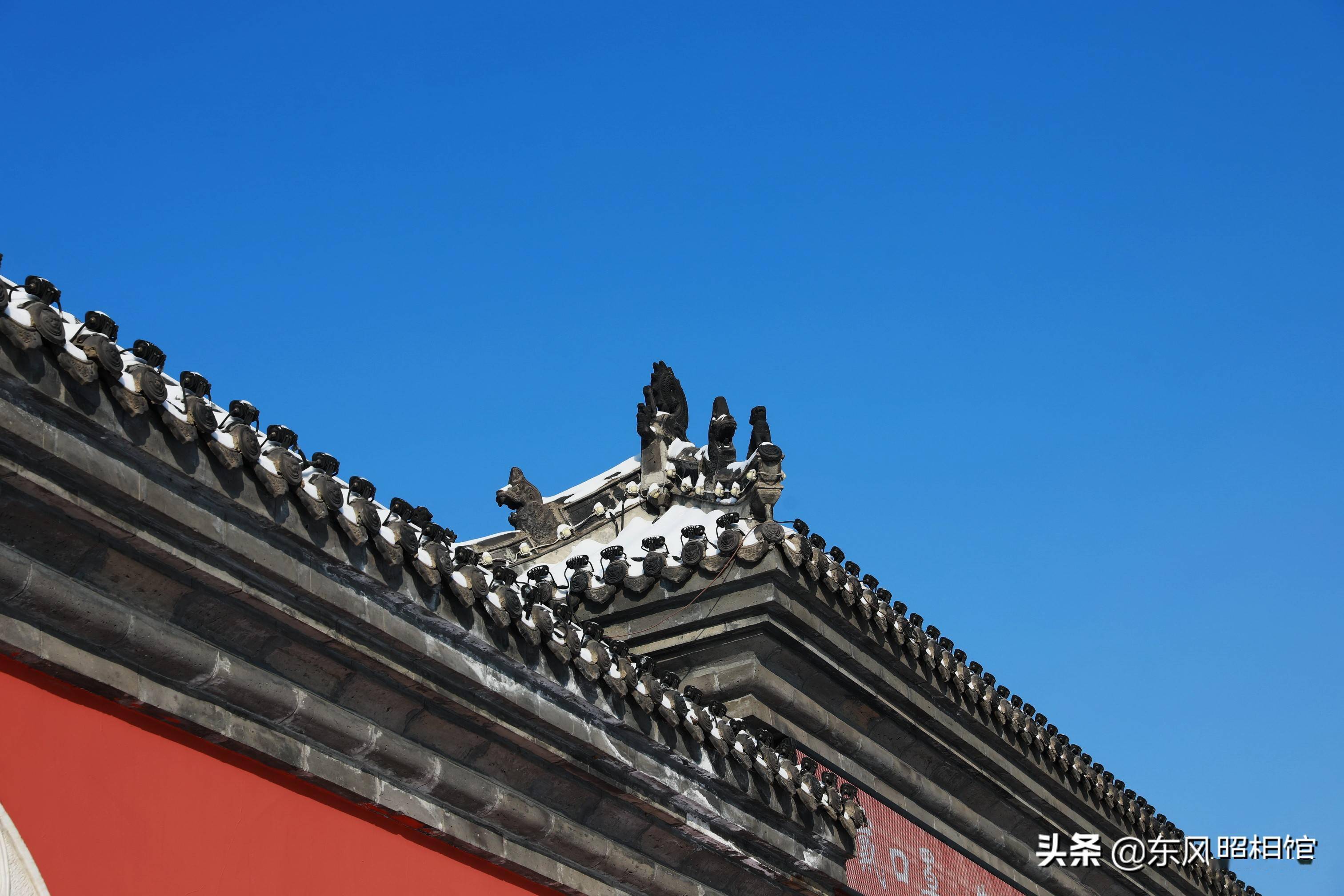 长春雪后文庙景色如画古建筑落雪披纱美不胜收