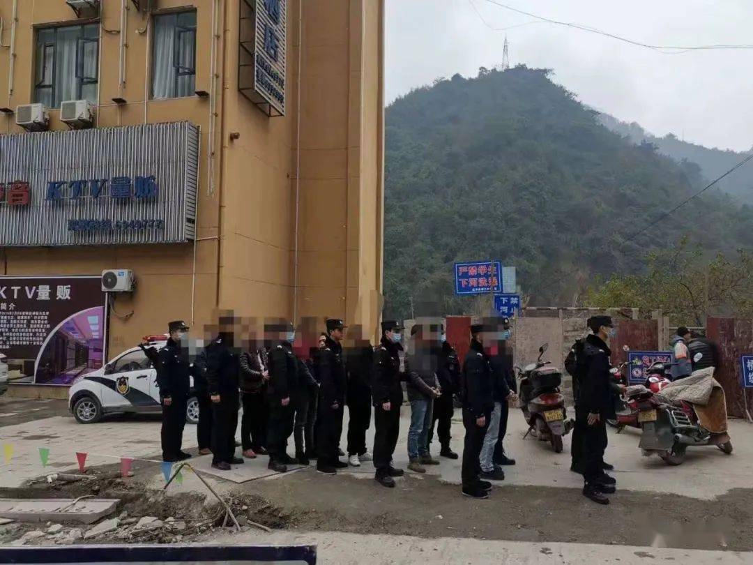 盐津落雁人口_盐津县城全景(2)
