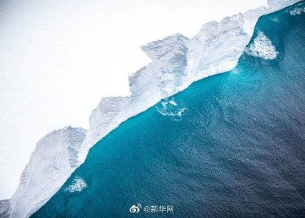 冰块|冰山解体南大西洋小岛躲过一劫