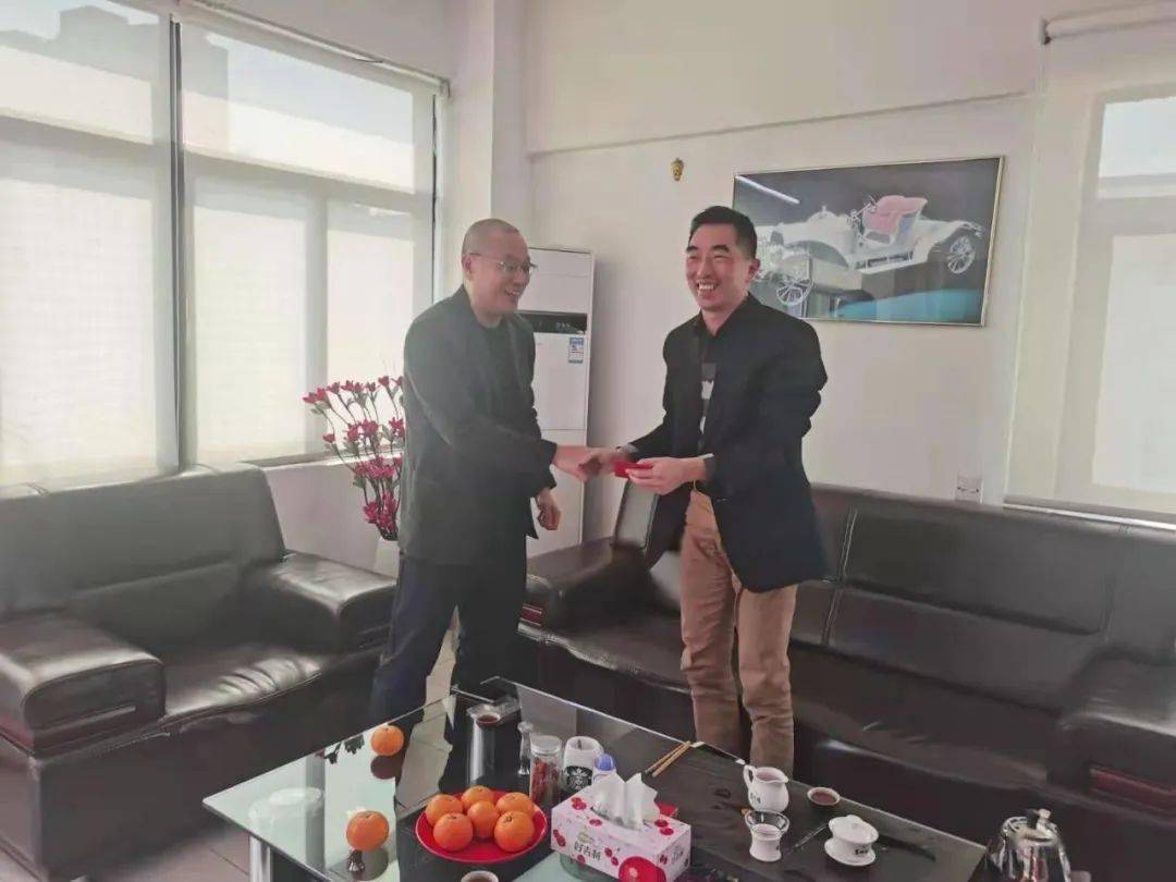 宣传部部长到省新镇恒利集团,走访慰问泉州市高层次人才吴家贺,向他致