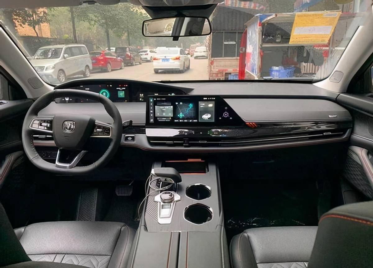 蓝鲸2.0t 爱信8at,尺寸超本田冠道,长安uni-k实拍_搜狐汽车_搜狐网