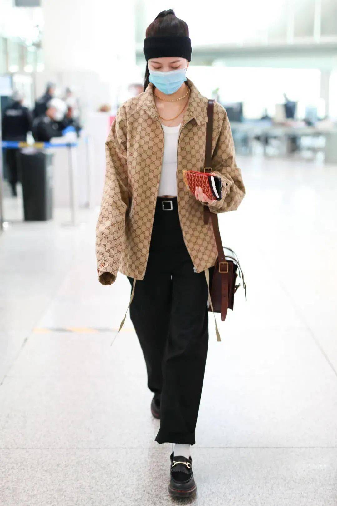 杨幂pk倪妮女明星机场私服谁赢了