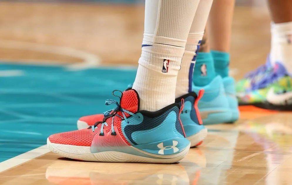 球星上脚图字母哥2代黑人月配色加洛韦上脚保罗战靴