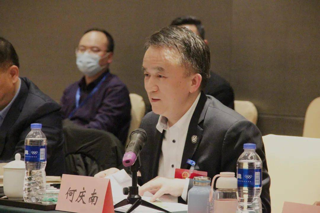 人大代表风采何庆南永葆初心底色捍卫人民健康