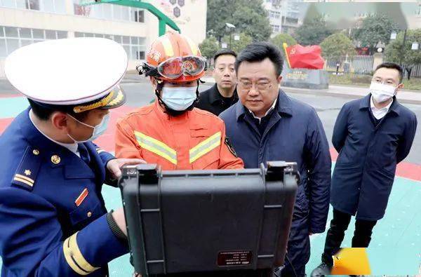 郧西县委书记张涛带队开展春节走访慰问 困难党员,离退休老干部,驻地