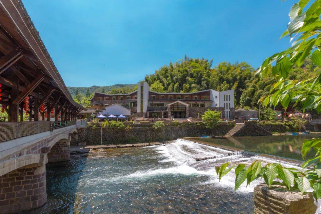 章水镇李家坑村,是一座拥有400多年历史的古村,平均海拔500多米左右