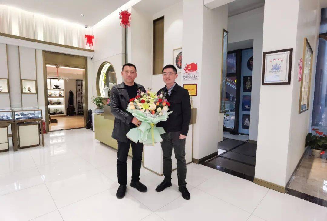 县委常委,常务副县长徐冰来水晶城慰问优秀人才_东海县