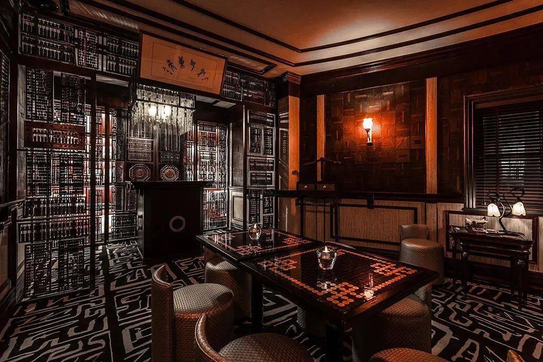 都很难不被吸引,今天要分享的是一座老上海的酒吧空间设计,这座酒吧的