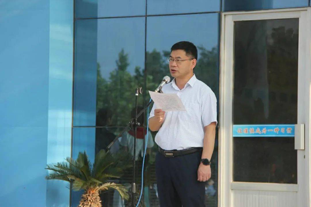 张国锋校长从家国情怀,人生理想两大方面出发,对西关中学的学子和老师