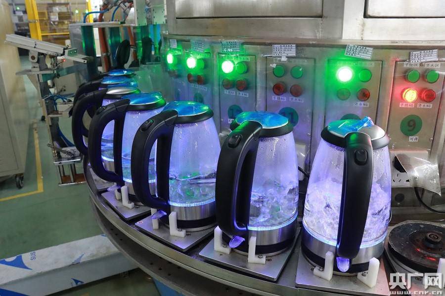 开局丨上新了,车间:探秘网红小家电是怎么做出来的?