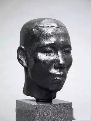 佐藤忠良他诠释真实不造作的人体美感功力十分深厚