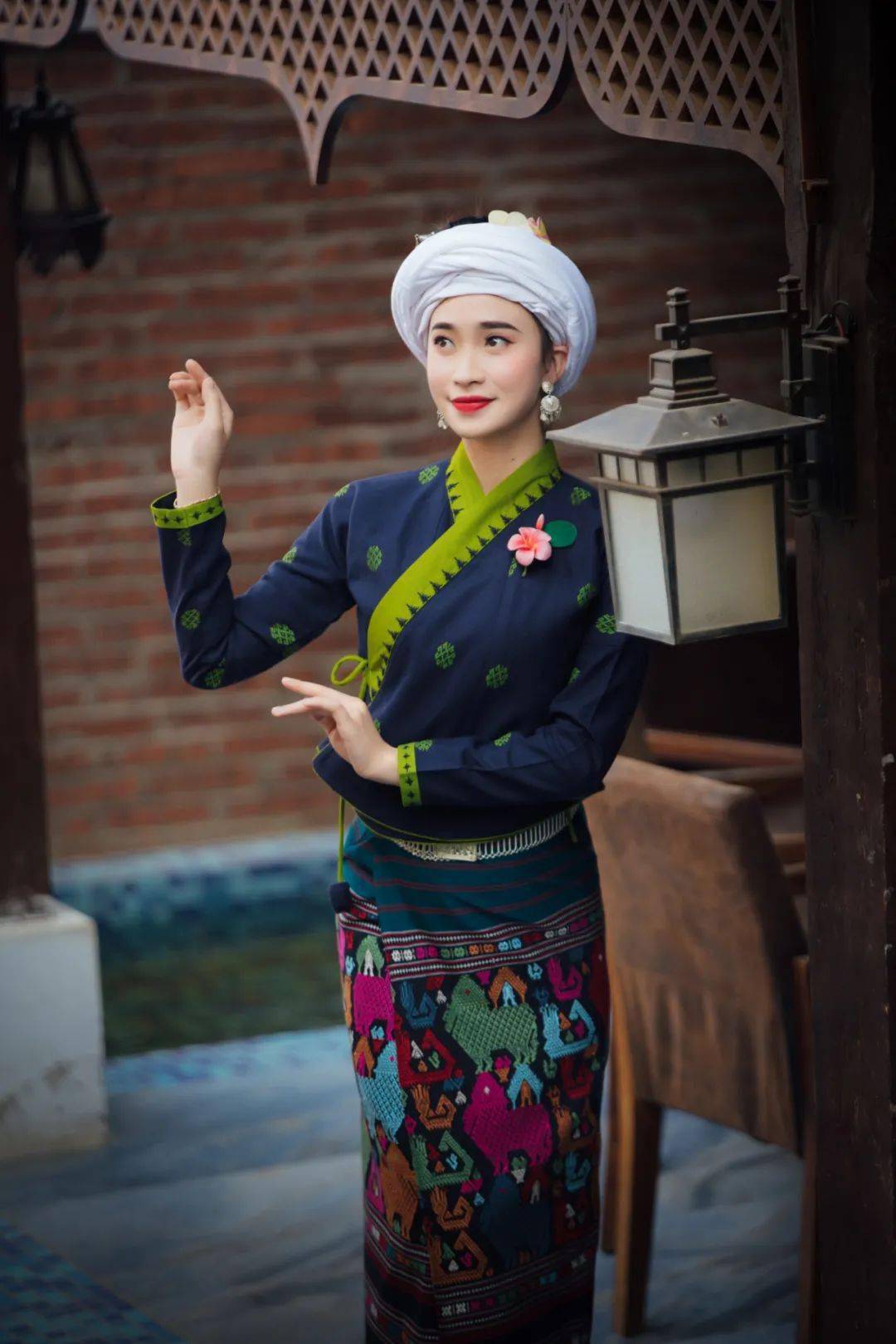 盛意以春风春风不及你我的傣族姑娘