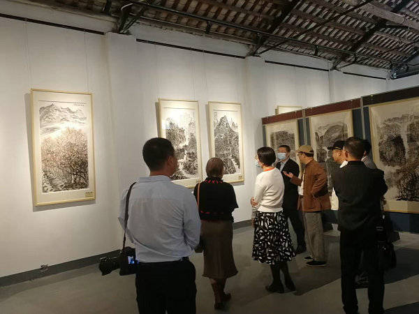 留穗过年这样玩，逛岭南水乡打卡国画展