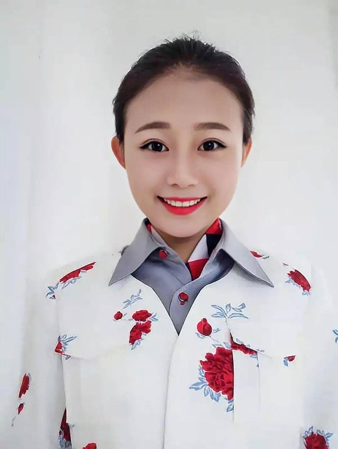 瑞丽航空乘务长林紫薇:因为喜欢,所有的辛苦都不值一提