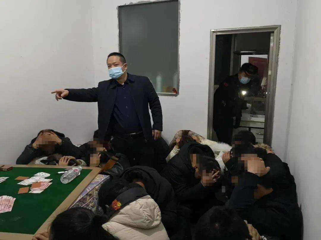 铜仁人春节临近严查赌博铜仁这17人将在拘留所里过新年