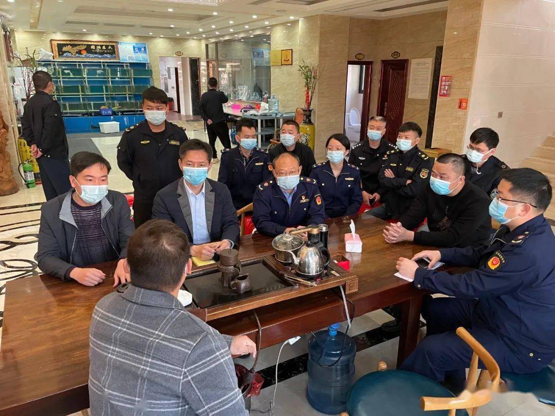 【疫情期间聚会聚餐操办宴席的如何处罚,深圳酒店疫情期间请客人吃饭规定】
