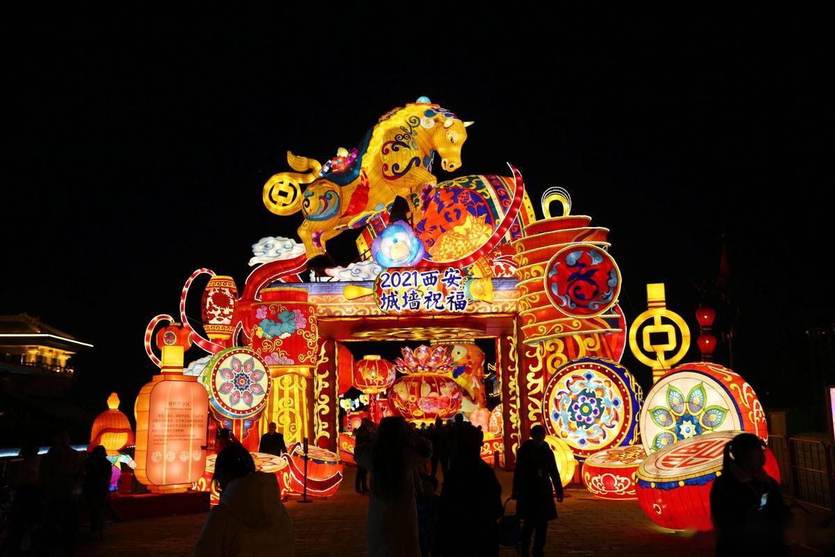走马观花看西安城墙新春灯会南门广场巨龙彩灯成新春打卡热地