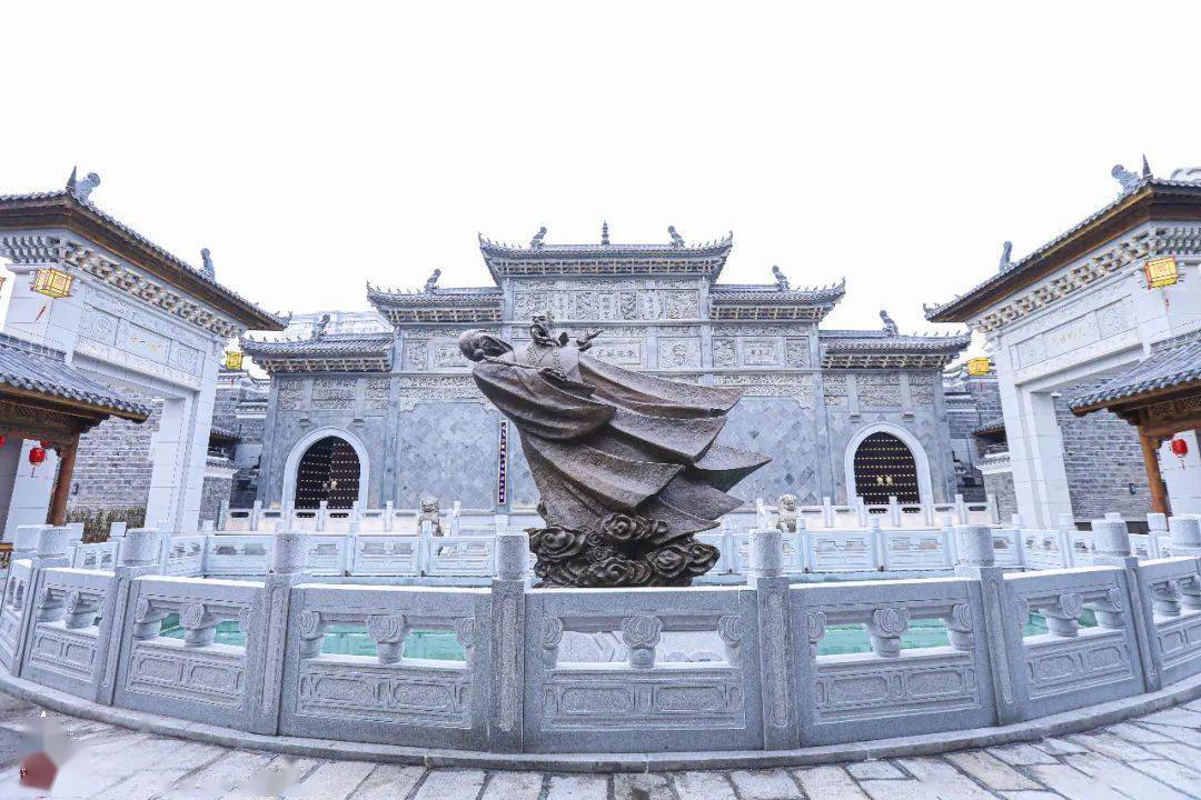铁柱万寿宫至此声名在外后来赣商文化江右商帮的辉煌将他带向各地许逊