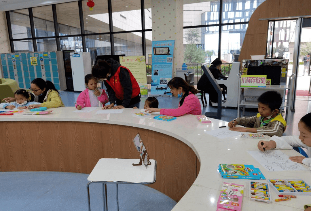 主题手工时间:2月26日(正月十五)上午10:30地点:图书馆少儿阅览室人数