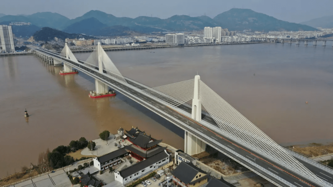 104国道瓯江特大桥通车!有人行车道,还能骑自行车……_温州