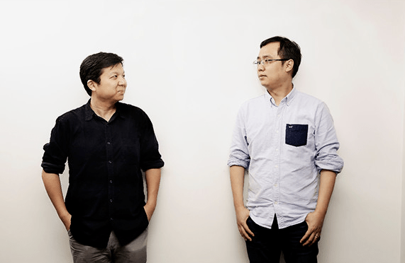 左宿华,右程一笑宿华作为ceo,享受鲜花和掌声以及财富.