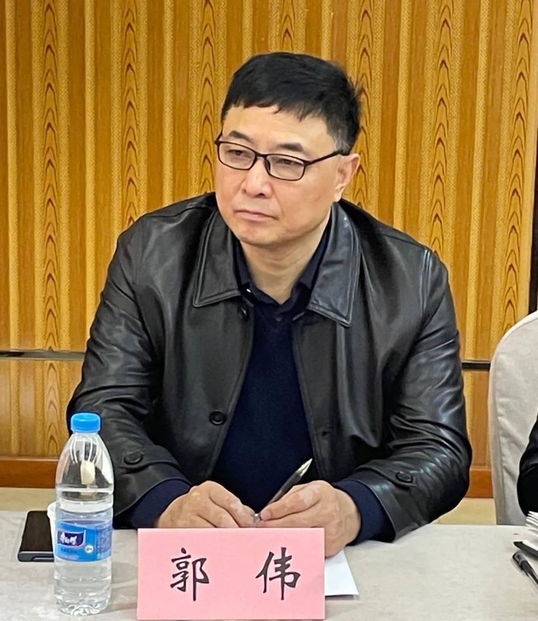 2021年2月5日,商丘市立医院院长郭伟一行六人到河南大学进行交流座谈