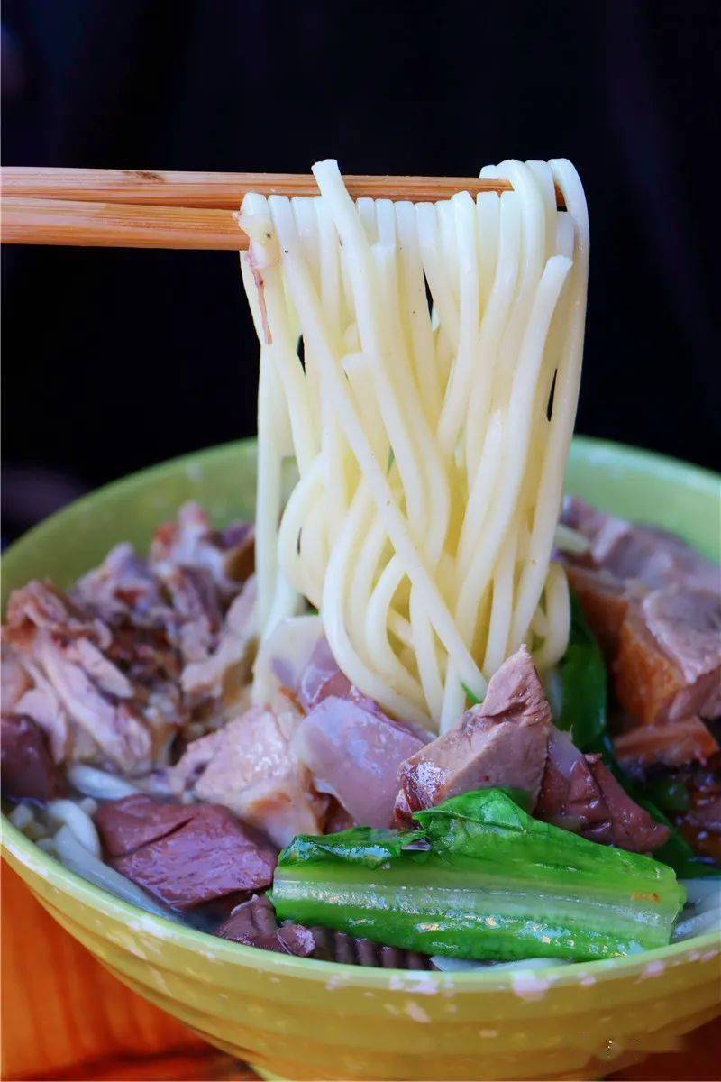 开了30多年的老牌鸭面店好多漳州人都喜欢料足很实在