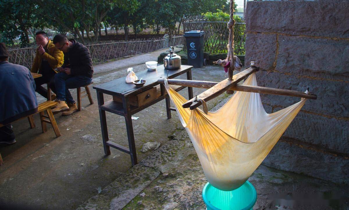 农村腊月二十五习俗颇多:接玉皇,照田蚕,磨豆腐,你见过哪些?