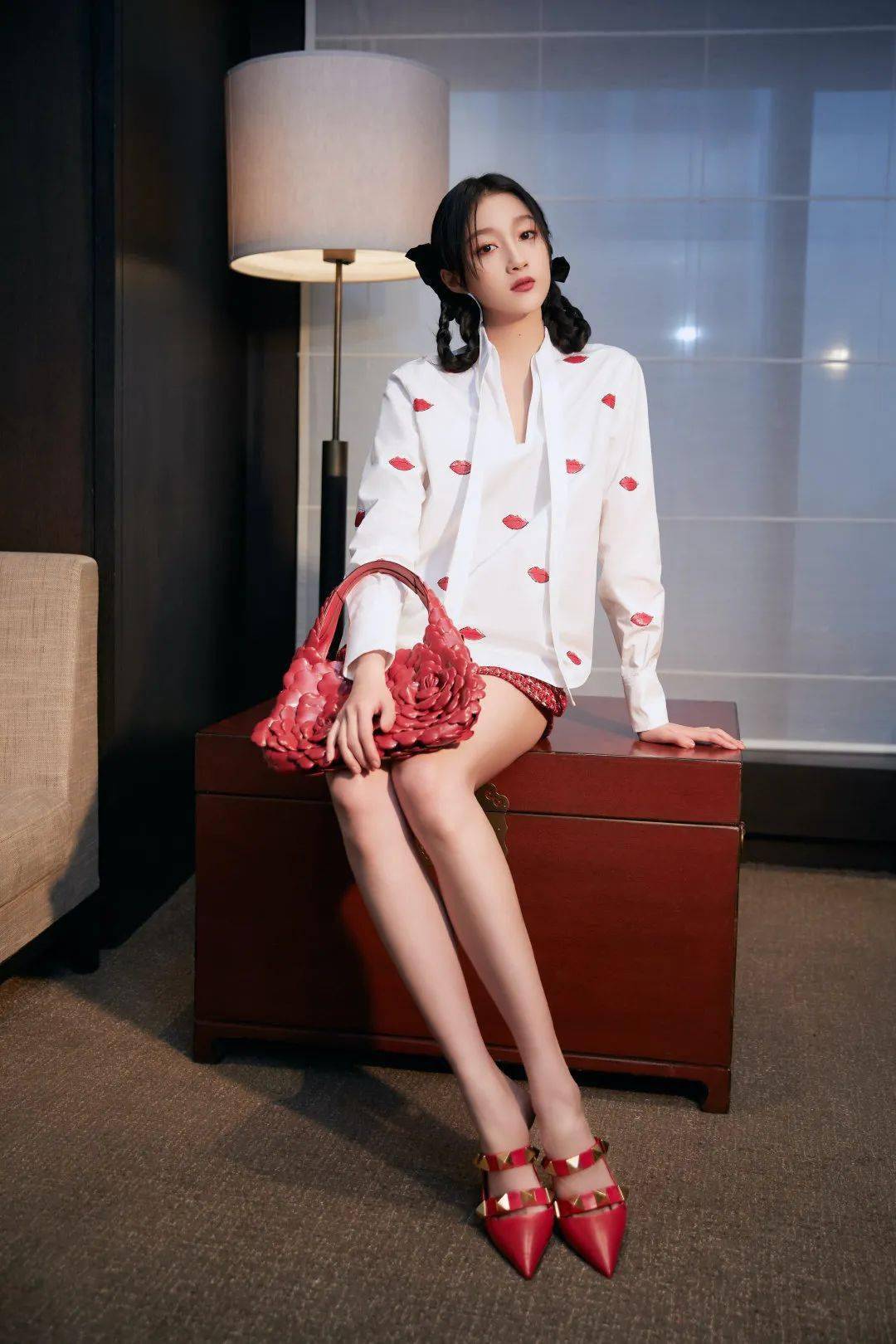 下周穿什么 | 跟杨采钰学穿红,气质上层楼