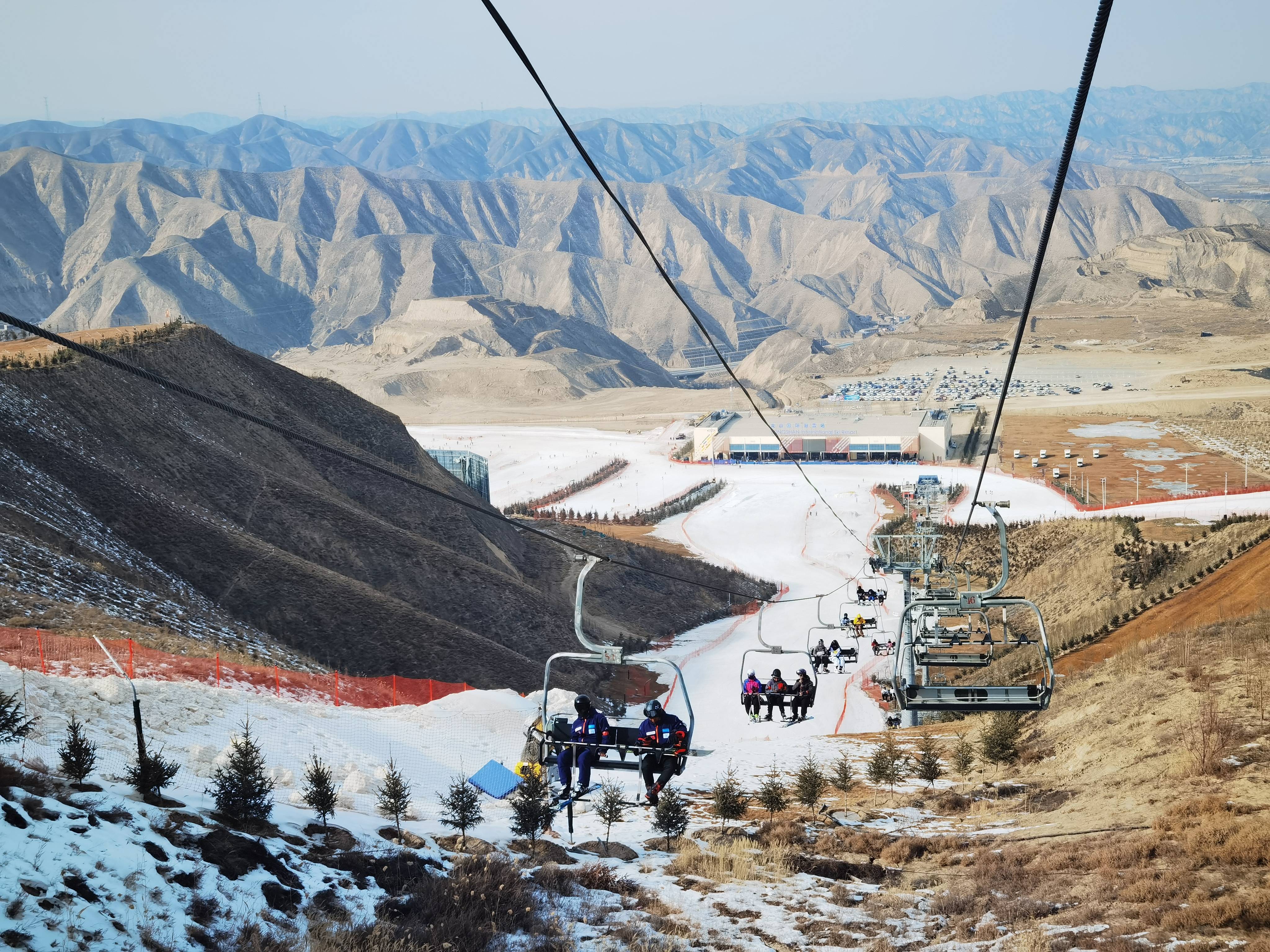克拉玛依龙山滑雪场图片