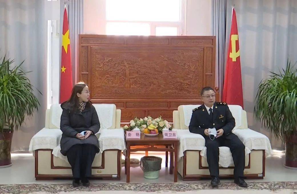 2月4日,在新春佳节来临之际,副盟长秦艳到额济纳海关,策克出入境边防