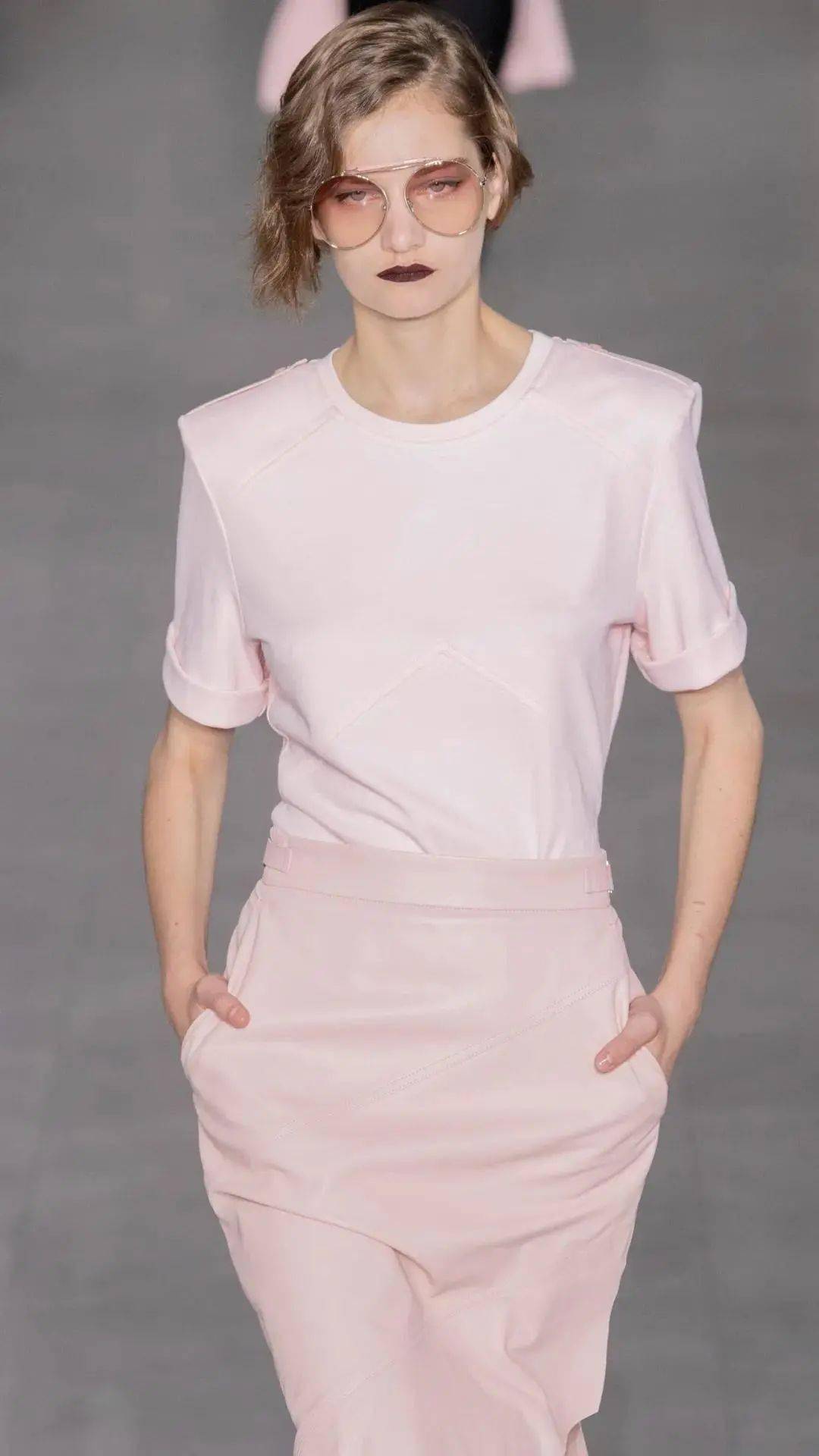 2021春夏女装t恤流行趋势 / 彩色牛仔布是2021年春夏季的主要趋势