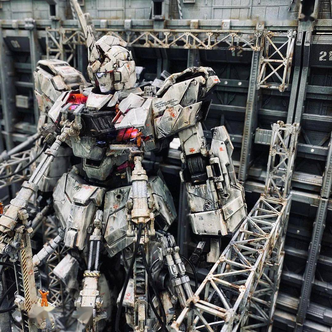 独角兽高达大型战损旧化修车场景