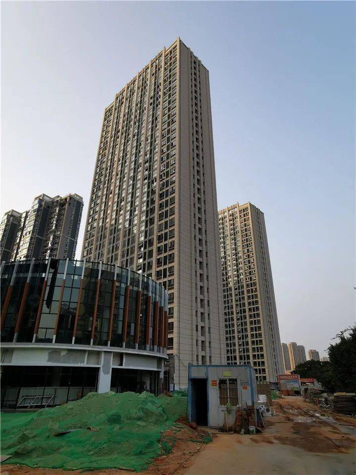 3保障性住房湖边公寓