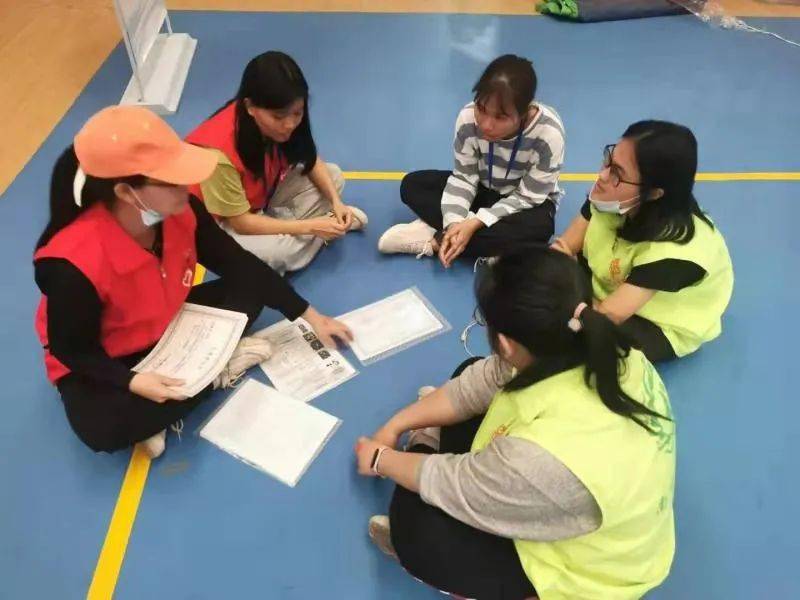 南宁试水社工驻校与社会抢人