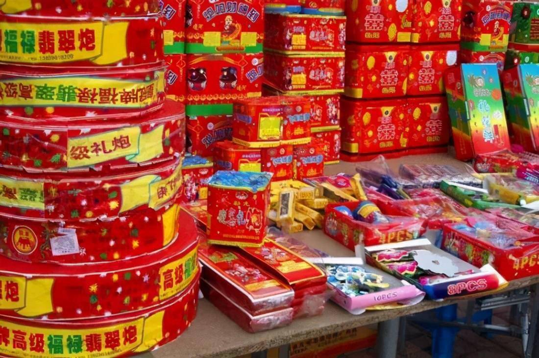 梦见放烟花鞭炮是什么意思 梦见放烟花爆竹声音大