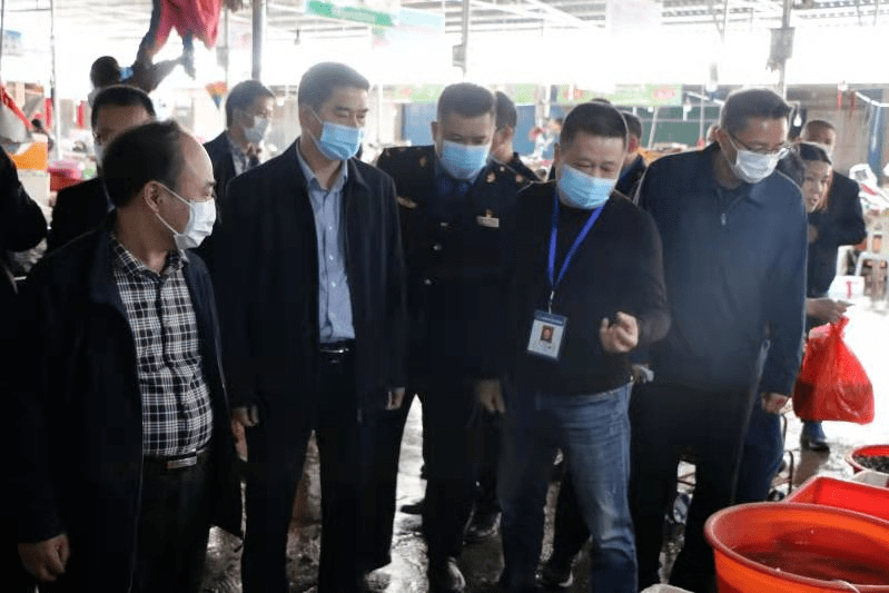 云霄县领导带队检查节前安全生产和节日市场供应工作