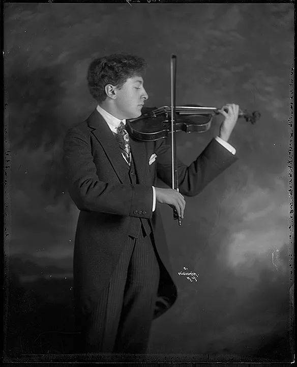 读懂海菲兹的动作,你就是海菲兹