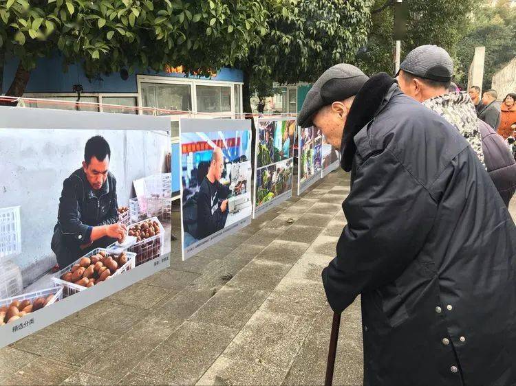 新生贫困人口_贫困人口图片