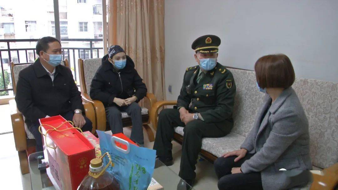 满带亲切关怀 送来新春祝福 何仁学来梧开展春节前慰问