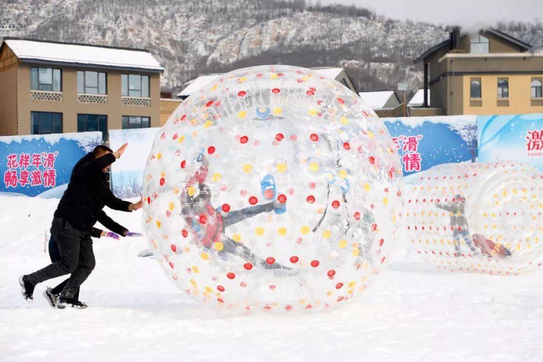 超多刺激好玩狗拉雪橇,雪地摩托,雪道圈,雪地悠波球,雪地转转,让你在
