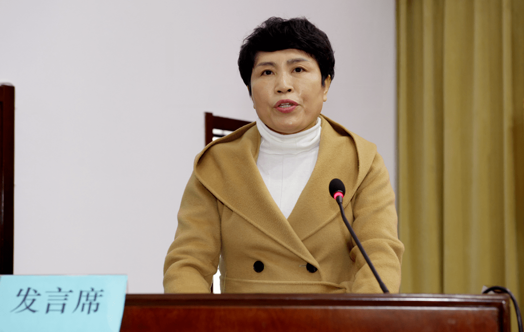 焦小丽 进行工作述职妇女委员会主任张健 进行工作述职团委书记杜月红