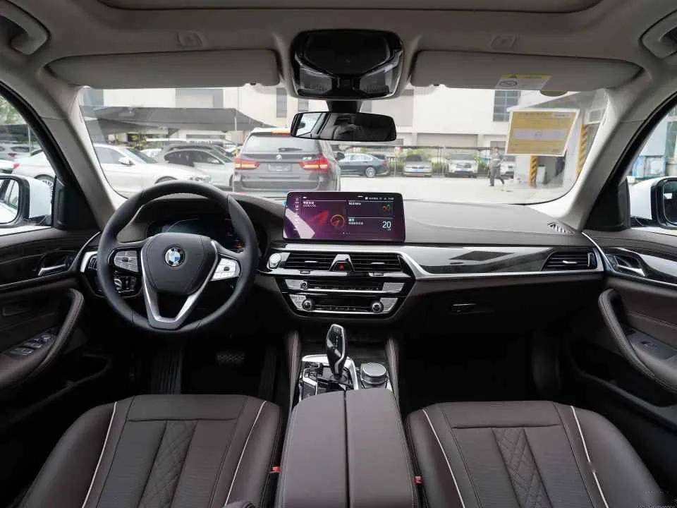 新款宝马5系内饰升级 fcc03897f704415899d786f37ba385e2.jpeg