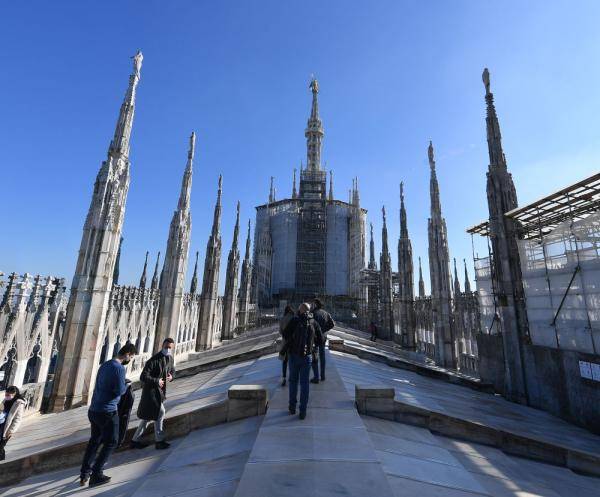 米兰大教堂重新对公众开放