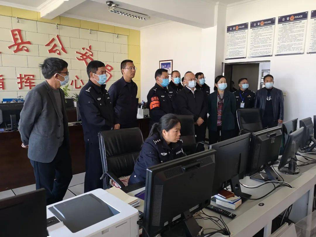 大理州委常委州委秘书长靳汝柏到鹤庆调研慰问