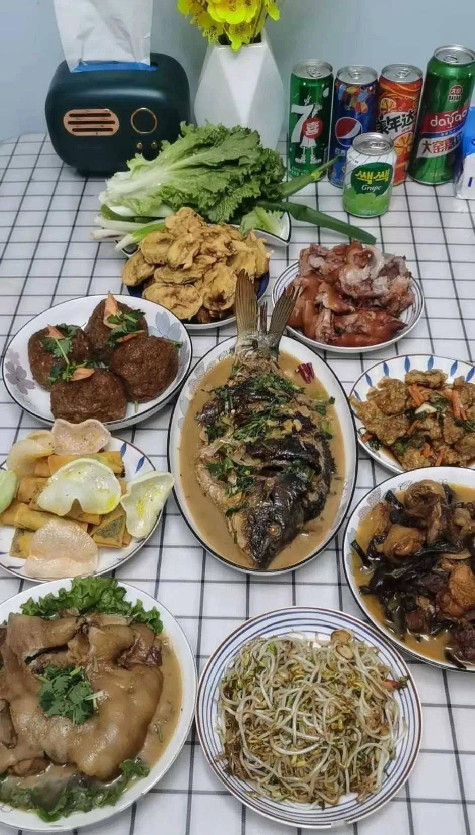 吃吃吃隔着屏幕都闻到香了珲春朋友圈年夜饭大赏