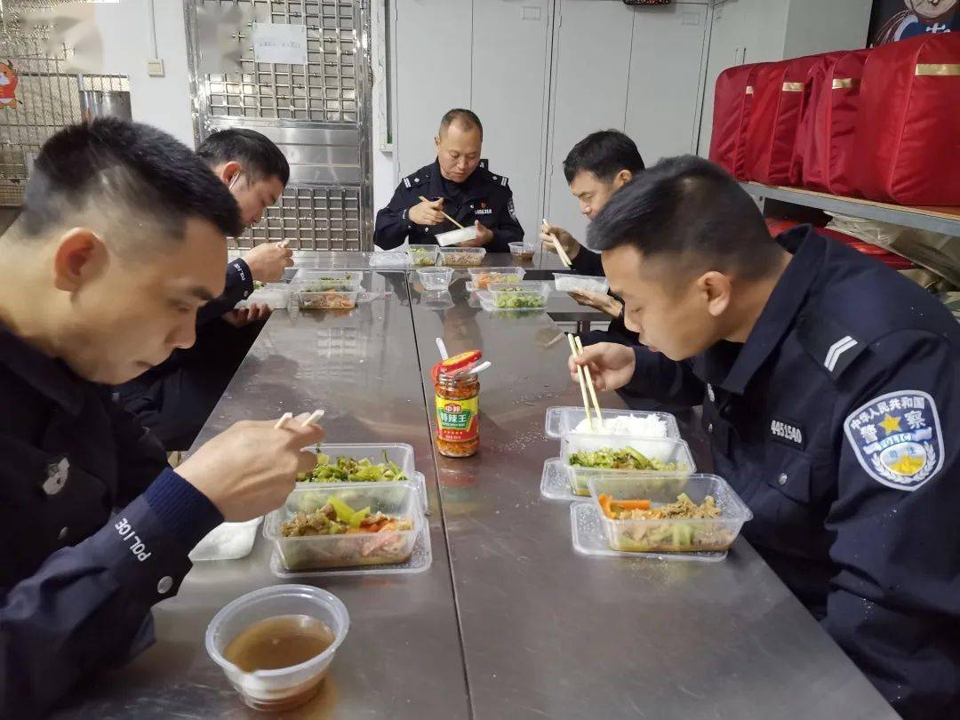 大開眼界化州石灘茂名監獄精彩紛呈竟然這樣過年的