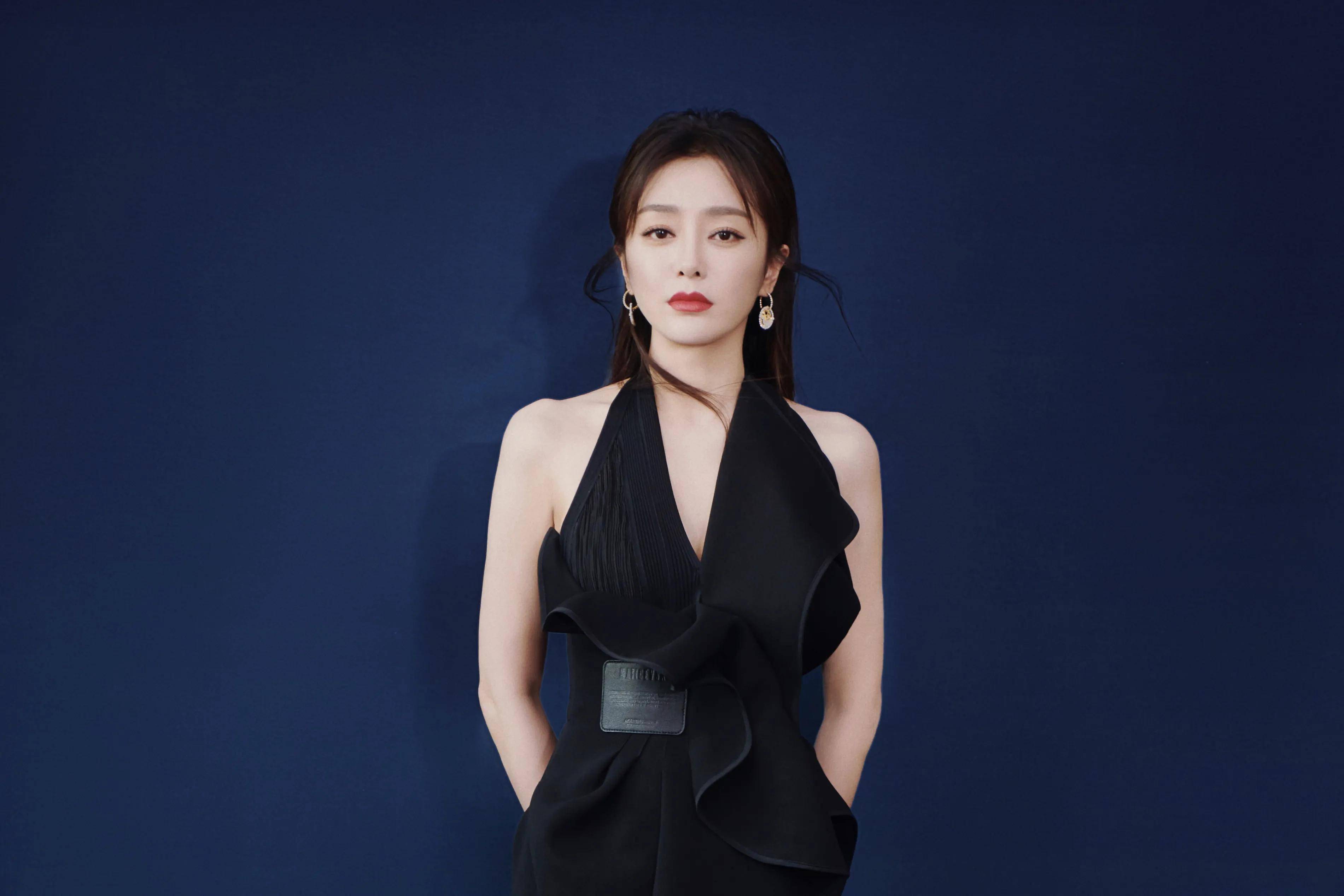 美女明星秦岚写真图集时尚性感气质非凡