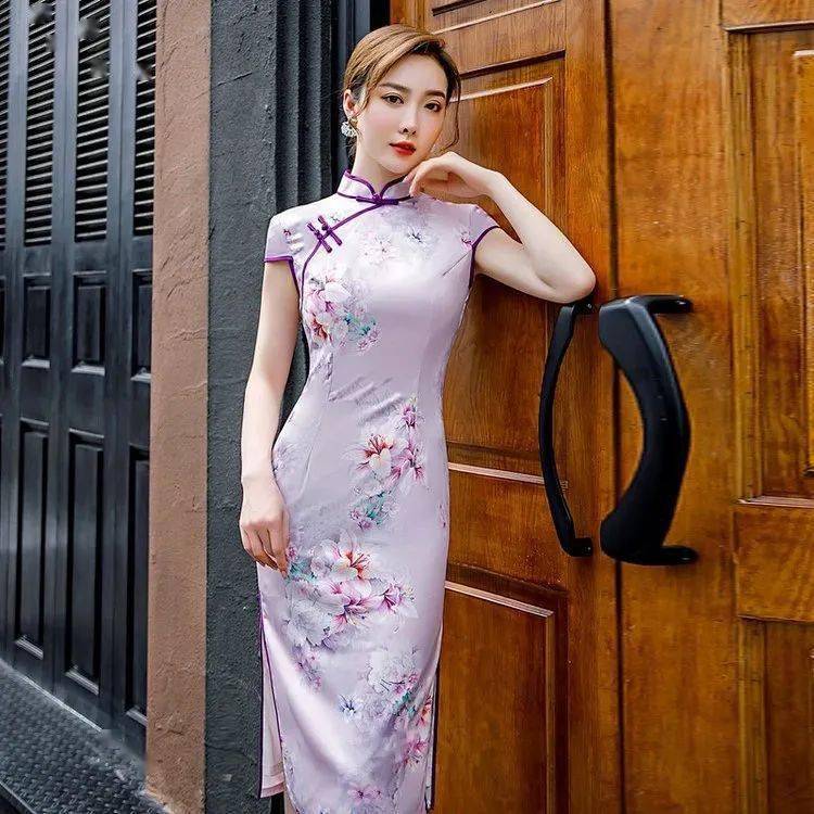 惊艳的女性穿旗袍 2b5a75a733224164915e9ae8769b7f81.jpeg